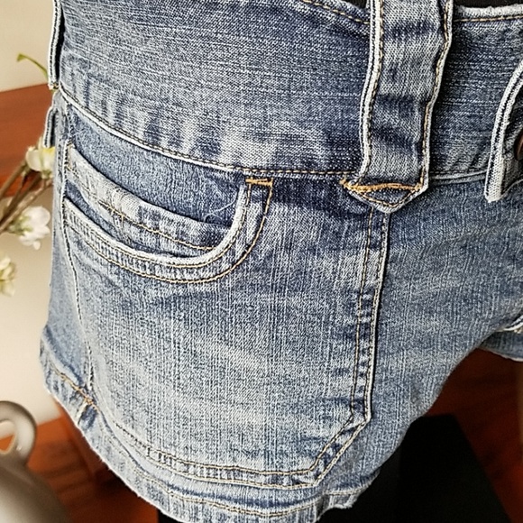 HOLLISTER vintage low rise shorts - Picture 2 of 4